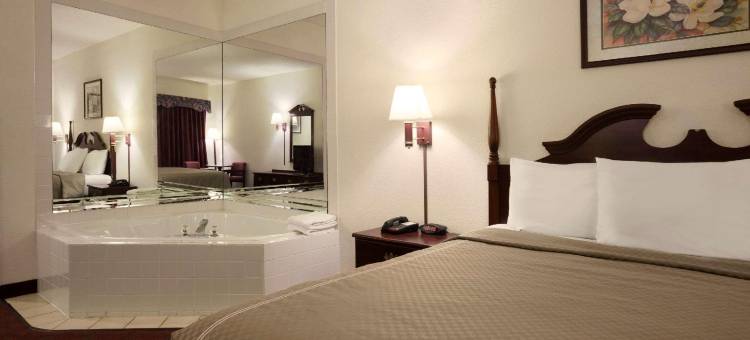 奥罗拉-内珀维尔地区速8酒店(Super 8 by Wyndham Aurora/Naperville Area)图片