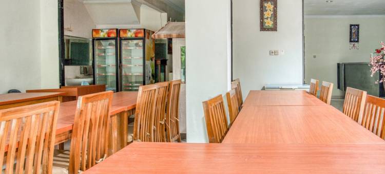 红多兹酒店-近雅加达塔曼迷你(RedDoorz Near Taman Mini Jakarta)图片