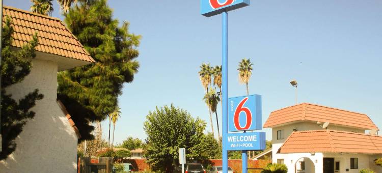 行政旅馆(Motel 6 Fresno, CA)图片