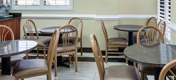 巴拿马城罗德威旅馆(Rodeway Inn Panama City)图片