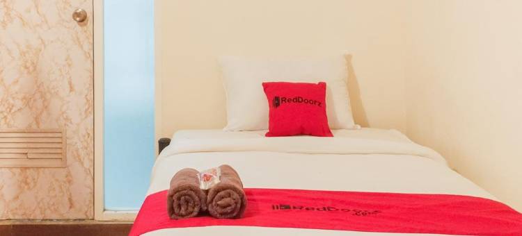 泗水西多塞尔莫红多兹伊斯兰酒店(RedDoorz Syariah at Prapen Jaya Surabaya)图片