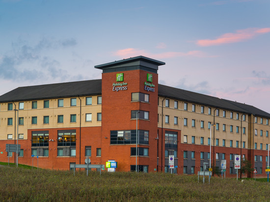 伦敦鲁顿机场智选假日酒店