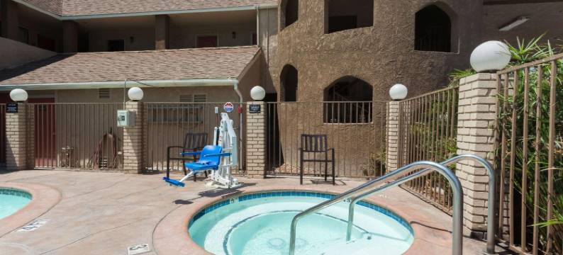 贝克斯菲尔德南加州温德姆速8酒店(Super 8 by Wyndham Bakersfield South CA)图片