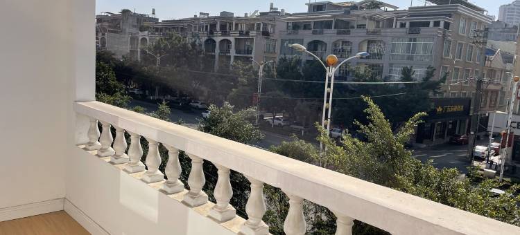 三只猫咪公寓(绣球大道1号分店)图片