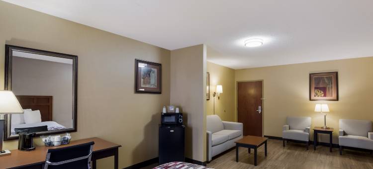 布鲁斯伯格 - 密夫林维尔红屋顶套房酒店(Red Roof Inn & Suites Bloomsburg - Mifflinville)图片