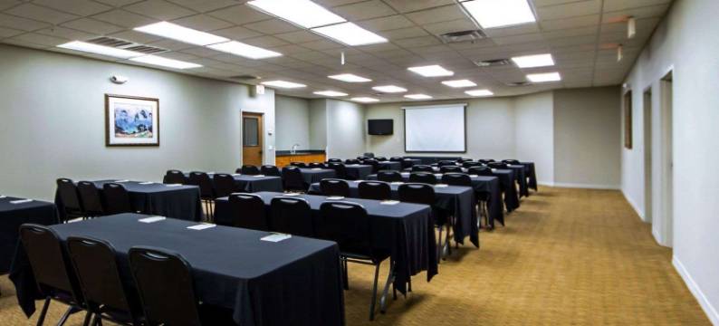 爱德蒙得大学附近舒眠套房酒店(Sleep Inn & Suites Edmond Near University)图片