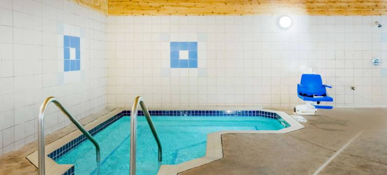 门罗温德姆速8酒店(Super 8 by Wyndham Monroe WI)图片