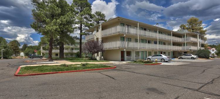 费拉格尔斯塔夫西6号汽车旅馆- 林场村店(Motel 6 Flagstaff, AZ - West - Woodland Village)图片