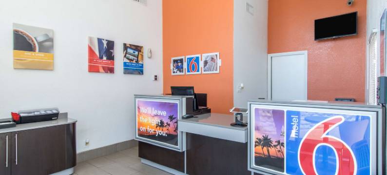 贝克斯菲尔德6号汽车旅馆(Motel 6 Bakersfield, CA - Central)图片