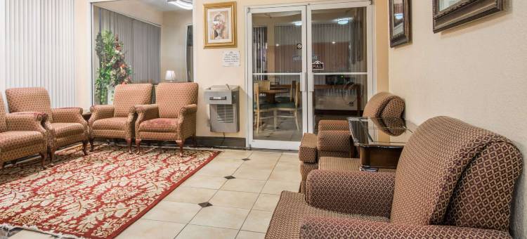 蒙哥马利体育馆戴斯酒店(Days Inn by Wyndham Coliseum Montgomery Al)图片