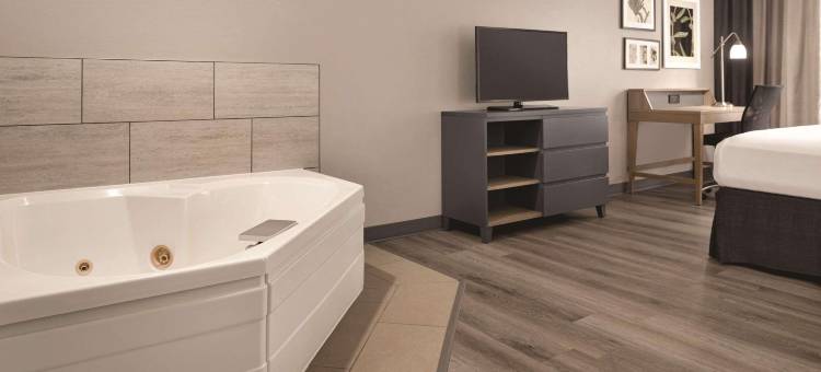 丽笙乡村套房酒店-爱荷华州滑铁卢(Country Inn & Suites by Radisson, Waterloo, IA)图片