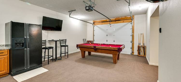 宽敞的Campbellsville小屋配有游泳池和热水浴缸！(Spacious Campbellsville Cabin w/ Pool & Hot Tub!)图片