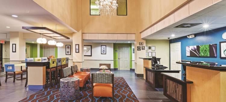 帕萨迪纳拉昆塔温德姆套房酒店(La Quinta Inn & Suites by Wyndham Pasadena)图片
