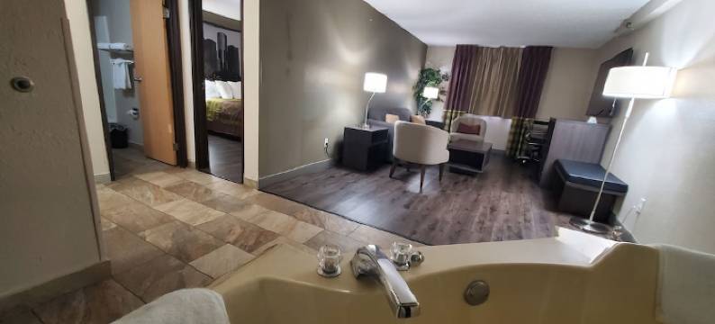 斯特灵海茨-底特律地区速8酒店(Super 8 by Wyndham Sterling Heights/Detroit Area)图片