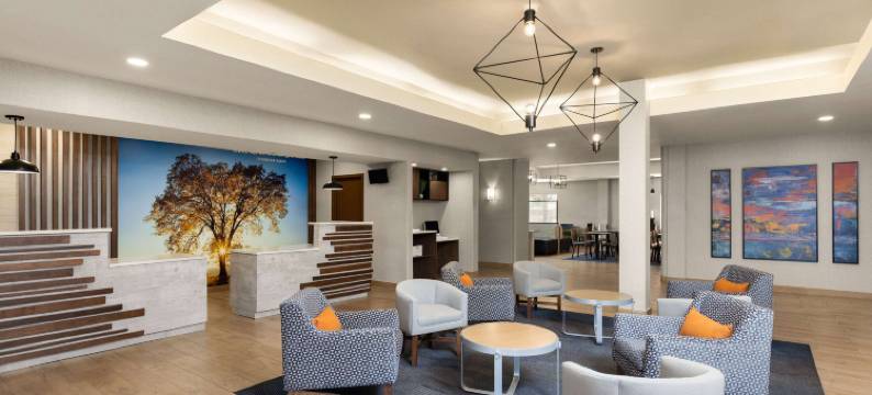 圣塔克拉里塔拉昆塔温德姆套房酒店(La Quinta Inn & Suites by Wyndham Santa Clarita - Valencia)图片