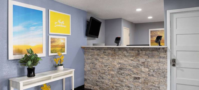 格林贝戴斯套房酒店(Days Inn & Suites by Wyndham Green Bay WI.)图片