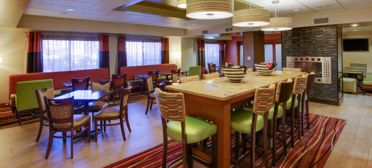 威廉斯波特希尔顿欢朋酒店(Hampton Inn Williamsport-Downtown)图片