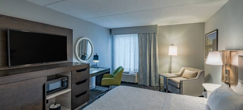 希尔顿欢朋酒店-华德福(Hampton Inn Waldorf)图片