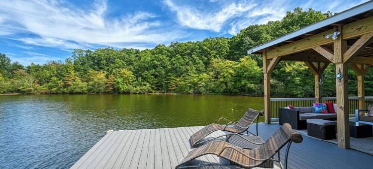 宁静小湾公共侧-豪华湖畔7卧7.5卫度假屋-超大船屋-惊艳(Luxury LAKEFRONT 7Bdr/7.5Ba -Huge Boathouse in Quiet Cove-Public Side-Stunning)图片