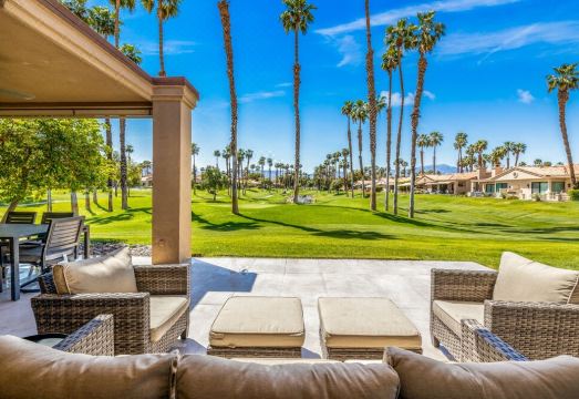 Beautiful Condo with Mountain & Sunset Views! Access to Tennis Courts & Pools! Hotel Overview