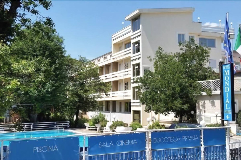 Mondial Park HotelOver view