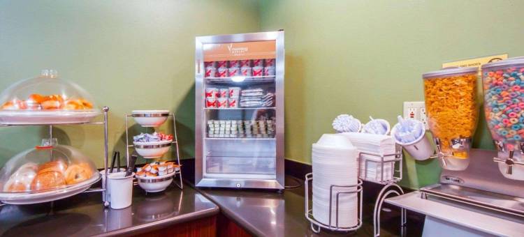 爱德蒙得大学附近舒眠套房酒店(Sleep Inn & Suites Edmond Near University)图片