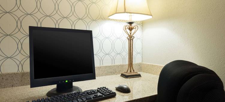 路易斯维尔东呗盟套房酒店(Baymont by Wyndham Louisville East)图片