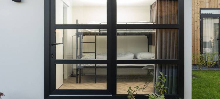 在度假公园的带有三个浴室的房子(House with Three Bathrooms, on a Holiday Park)图片