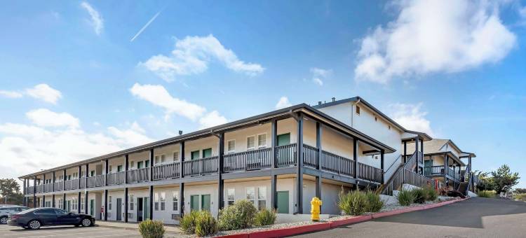 海滩沙丘贝斯特韦斯特酒店(Best Western Marina State Beach)图片