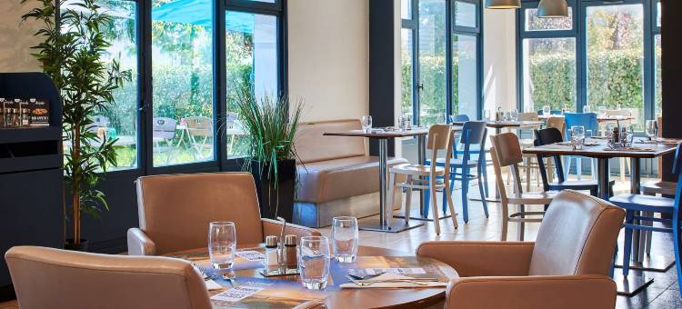 布里康特罗伯特基里亚德酒店(Kyriad Brie Comte Robert)图片