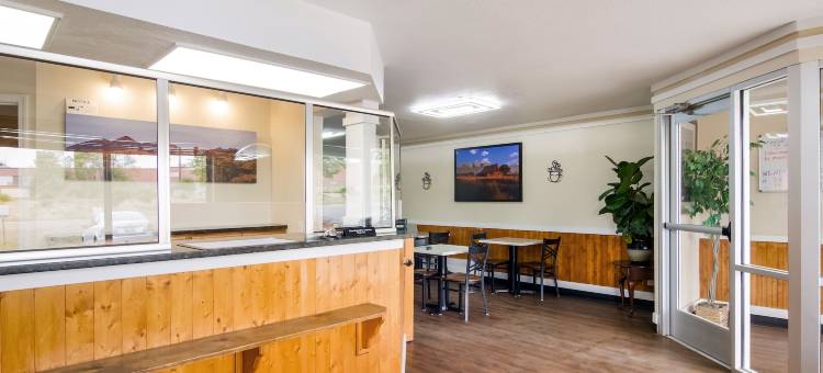 格里利罗德威酒店(Rodeway Inn Greeley)图片