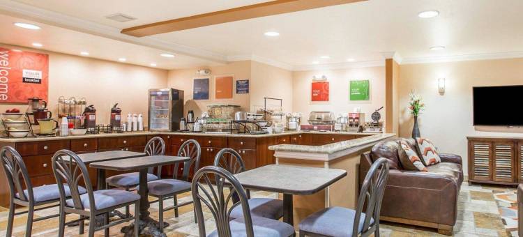 舒适套房酒店(Comfort Inn & Suites Salinas)图片