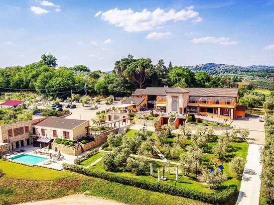 瓦兰堤卡度假村