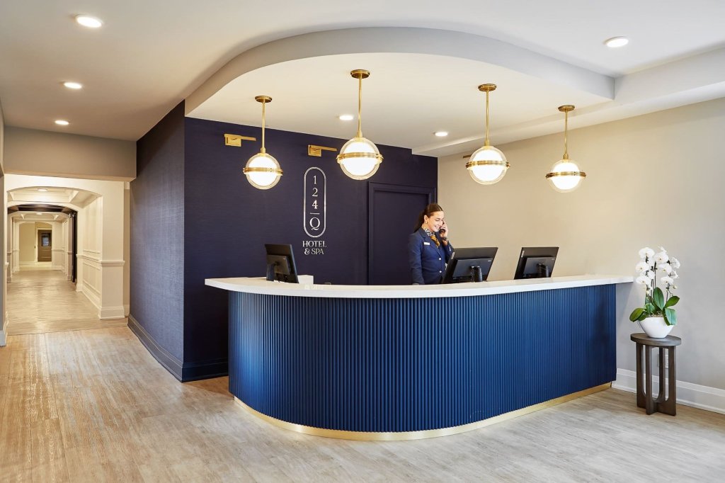 124 on Queen Hotel & SpaOver view