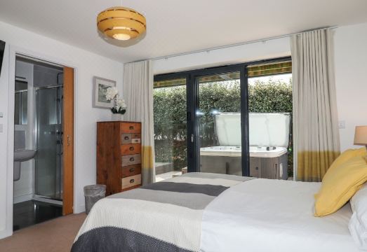 Pebble Ridge View Hotel Overview