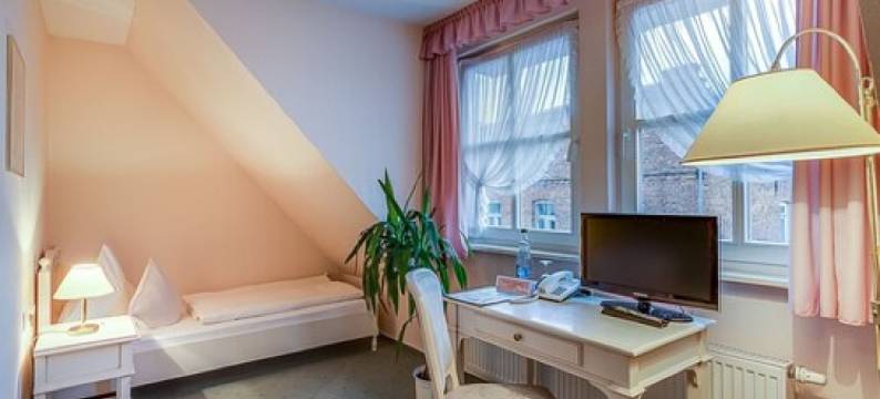 祖尔城堡酒店(Hotel Zur Burg Gmbh)图片