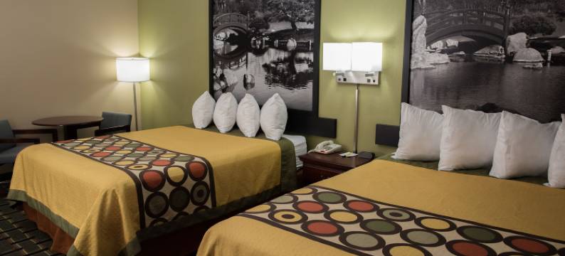 坎顿北部伊克诺旅馆(Econo Lodge Canton North)图片