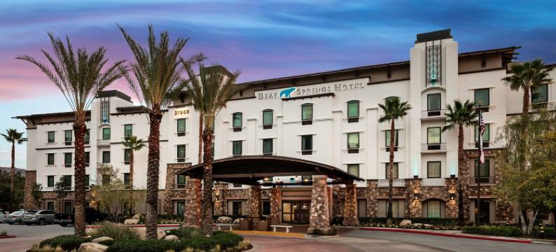 熊温泉酒店(Bear Springs Hotel)图片