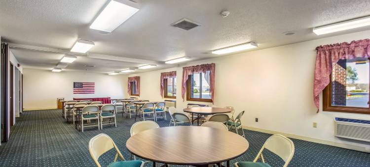 威斯康星萨库维里 6 号汽车旅馆(Motel 6 Saukville, WI)图片