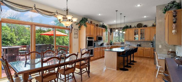 Lux Retreat 5 Acres- Pool/Hot Tub/Tiki Bar/Fire Pit/Game Room- Great for Groups!图片