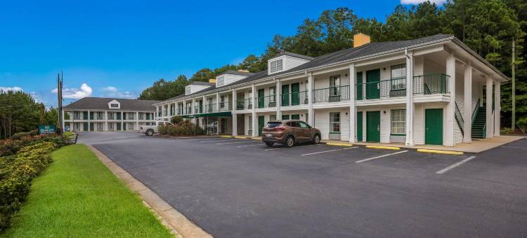奥科尼湖附近凯艺套房酒店(Quality Inn & Suites Near Lake Oconee)图片