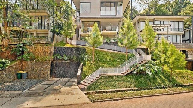 Lumiere by Kozystay Hotel Overview