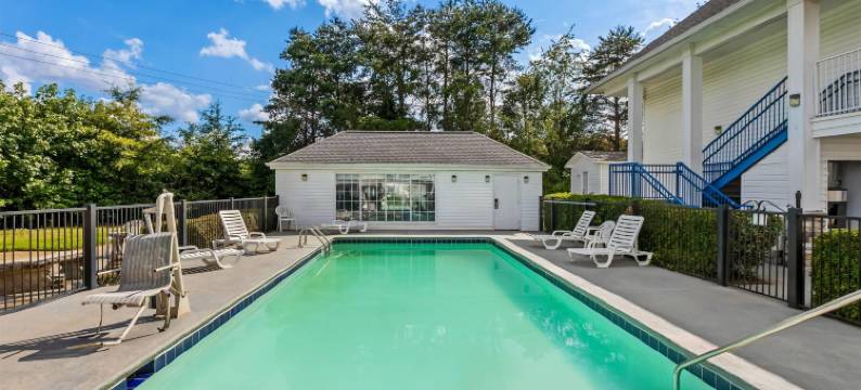 森林之城温德姆呗盟套房酒店(Baymont by Wyndham Forest City)图片