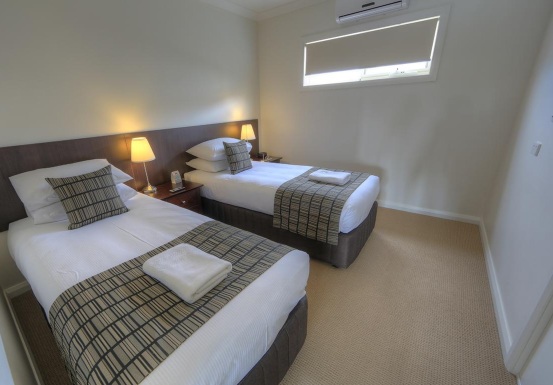 Red Earth Motel Over view