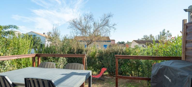 Bright Villa Steps from the Sea图片