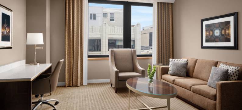 印第安纳波利斯希尔顿套房酒店(Hilton Indianapolis Hotel & Suites)图片
