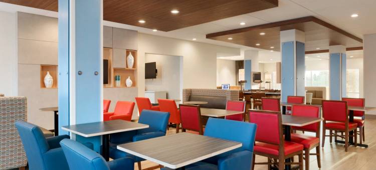 智选假日套房酒店-辛辛那提东北/雷德班克路(Holiday Inn Express & Suites Cincinnati NE - Redbank Road)图片