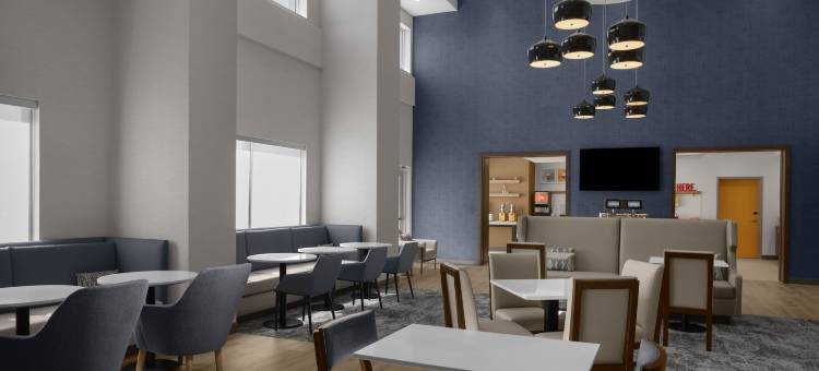 希尔顿长岛法明代尔欢朋酒店及套房(Hampton Inn  Suites by Hilton Long Island Farmingdale)图片