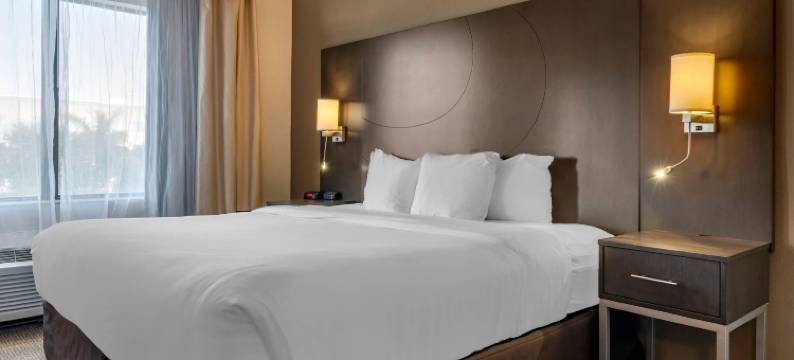 皮尔斯堡I-95号舒适套房酒店(Comfort Suites Fort Pierce I-95)图片