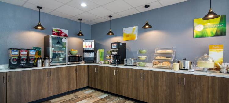 唐湖克拉克斯维尔-博伊顿品质酒店(Quality Inn - on the Lake Clarksville-Boydton)图片